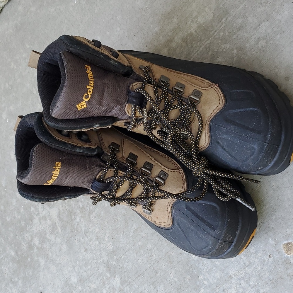 Columbia waterproof insulated hiking boots, US size 7.5